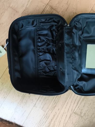 Cosmetics / jewellery storage (travel) bag