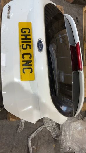 Ford focus 2015 bootlid & rear bumper