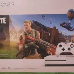 Unused New XBOX One S, extra Controller and Minecraft Game
