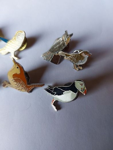 Eight Birds, Lapel Pin/Badges/Brooches