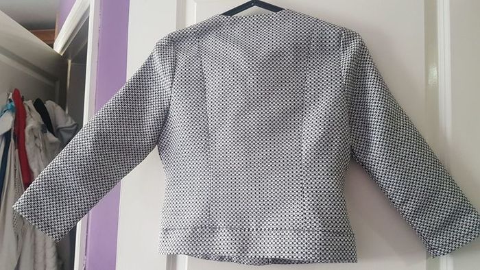 Blazer fits sm m never worn