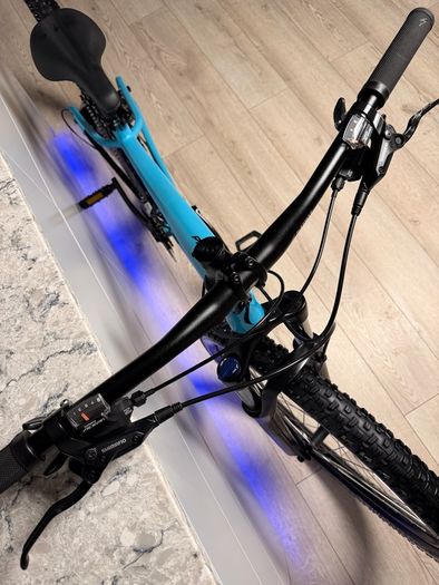 Specialized Pitch Hardtail Bike (Like New)