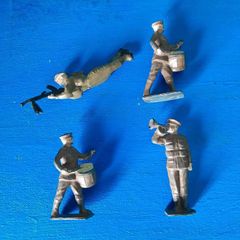 Set of 4 lead Soldiers  from 1950s