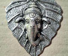 Stock Clearance: Beautiful 12cm Ganesh Wall Hanging for positive energy