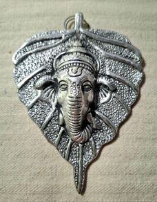 Stock Clearance: Beautiful 12cm Ganesh Wall Hanging for positive energy