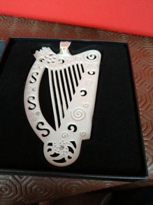 irish harp design porcelain decoration.