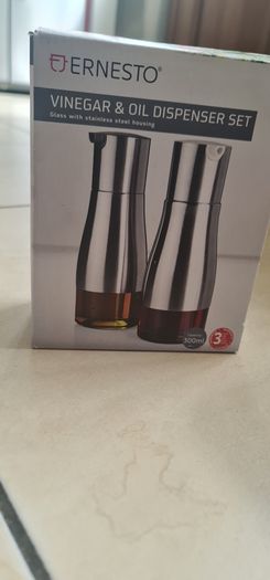 Oil and vinegar dispenser