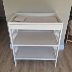 Baby changing table