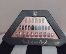 so sue false nails new in box