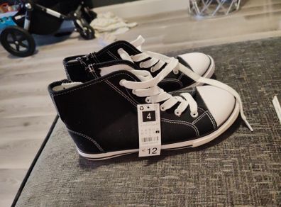 Black canvas shoes