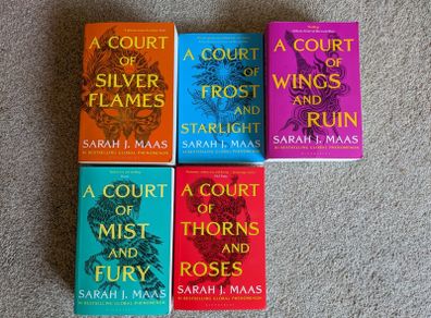 Sarah J Mass - Court of series 5 books