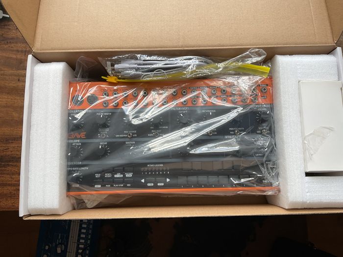 Behringer Crave Semi Modular Synthesiser