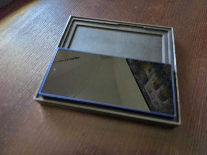 Samsung Galaxy Z Fold7 512GB - Never Used - Mint - Samsung Warranty