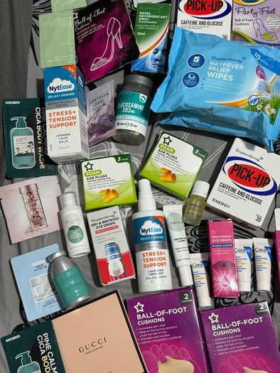 Bargain travel makeup, skin and haircare and more  bundle new