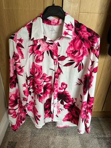 Ladies Floral print button up shirt 3XL