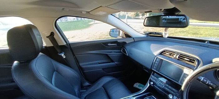 Jaguar XE 2.0D Portfolio Automatic