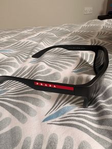 prada sun glasses