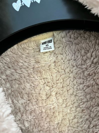 Uniqlo beige / camel teddy bear fur jacket sherpa XS
