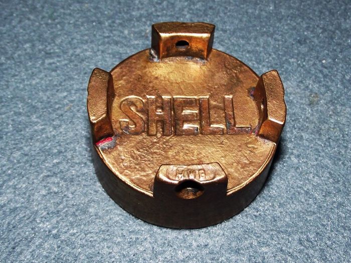 Vintage SHELL 2gal brass oil can cap
