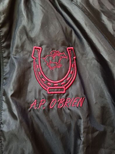 A.P O'brien Racing breeze up yard jacket Size large Pit to pit 23" Hooded in like new condition