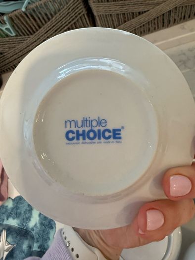 Crockery: plates, bowls etc.