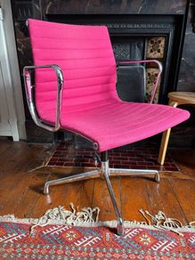 Eames aluminium pink office chair Wool