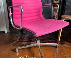 Eames aluminium pink office chair Wool