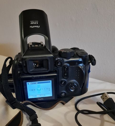 FinePix S9500 Digital camera with camera bag
