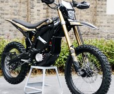 26 Surron Ultra Bee(Road Legal Model)