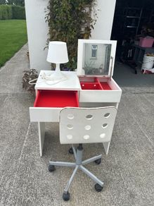 dressing table with mirror, lap and chair