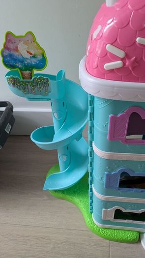 Gabby's Purrfect Dollhouse with Figures & Accessories - Excellent Condition