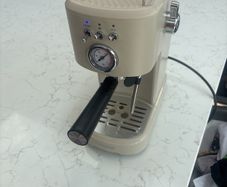 Small domestic coffee machine