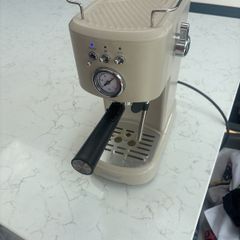 Small domestic coffee machine