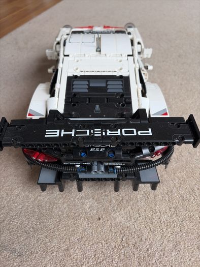 Lego Porsche 911 RSR 42096
