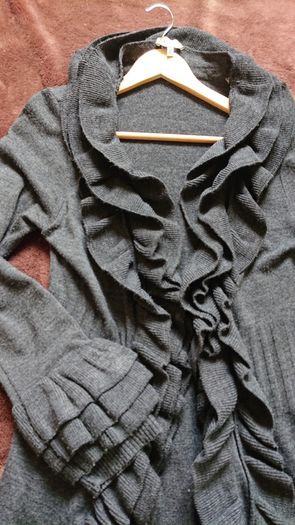 Gallery Cardigan  Size 16