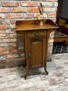 vintage table cabin