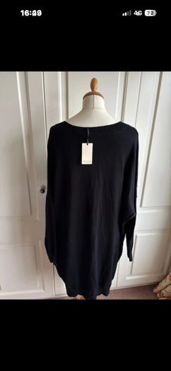 Capsule v neck black jumper size 32-34 - new