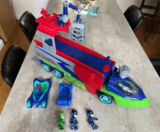 Disney PJ Masks Seeker Semi Truck with Deluxe Cat-Car & Catboy
