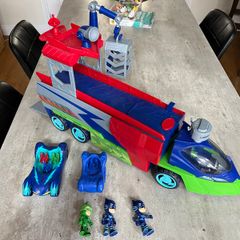 Disney PJ Masks Seeker Semi Truck with Deluxe Cat-Car & Catboy