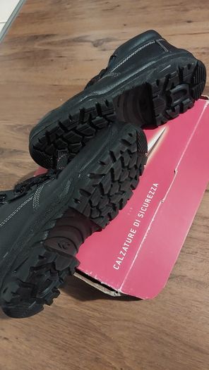Cofra safety shoes, boots