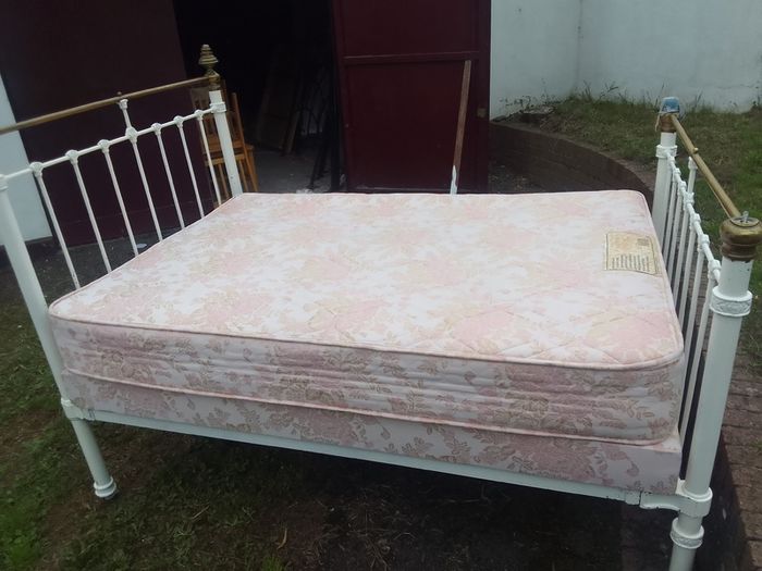 Double Bed