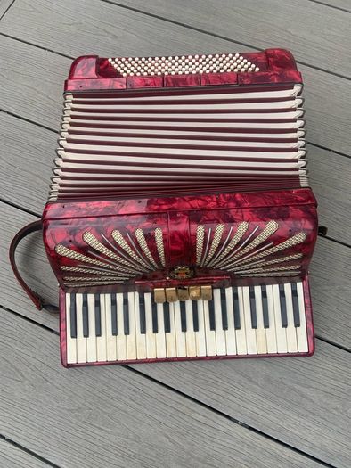 Royal Standard Accordion