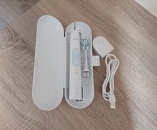 Philips Sonicare Electric Toothbrush HX686P  New