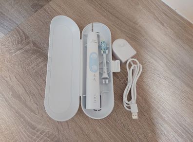 Philips Sonicare Electric Toothbrush HX686P  New