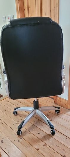 FREE Black Faux Leather Office / Desk Chair