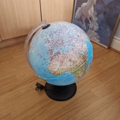 Illuminated World Globe with Plug