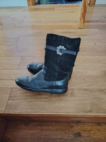 Clark Girl's Shoes Size 2 1/2