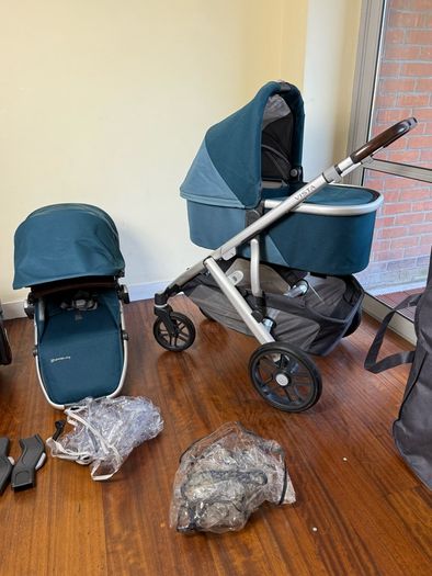 Uppababy Vista Finn V2 maxi cosy car seat with isofix rotating