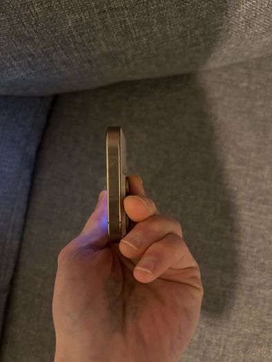 iPhone 16 pro  desert titanium 128gb unlocked, 93% battery health
