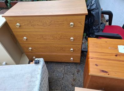 Chest of drawers